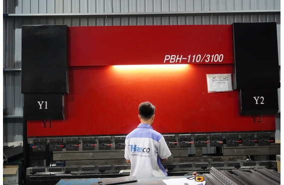 Máy chấn gấp tôn PBH – 110/3100