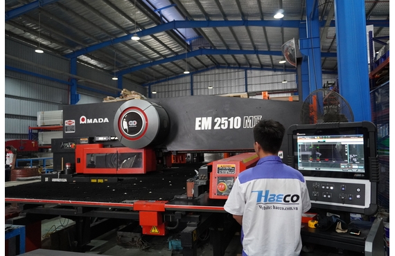 Máy đột dập Amada EM2510